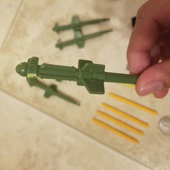 Gi Joe accessories loose lot rocket gun weapon unknown vintage read - Picture 9 of 12